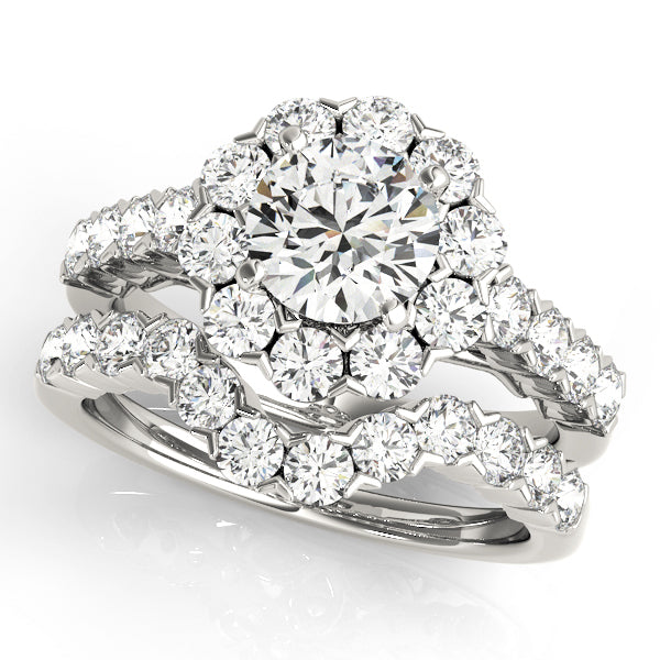 ENGAGEMENT RINGS HALO ROUND