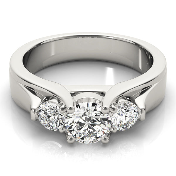 ENGAGEMENT RINGS 3 STONE ROUND